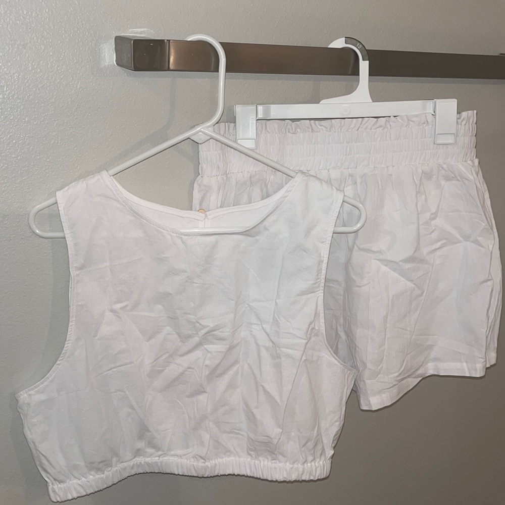 Two-piece linen set
